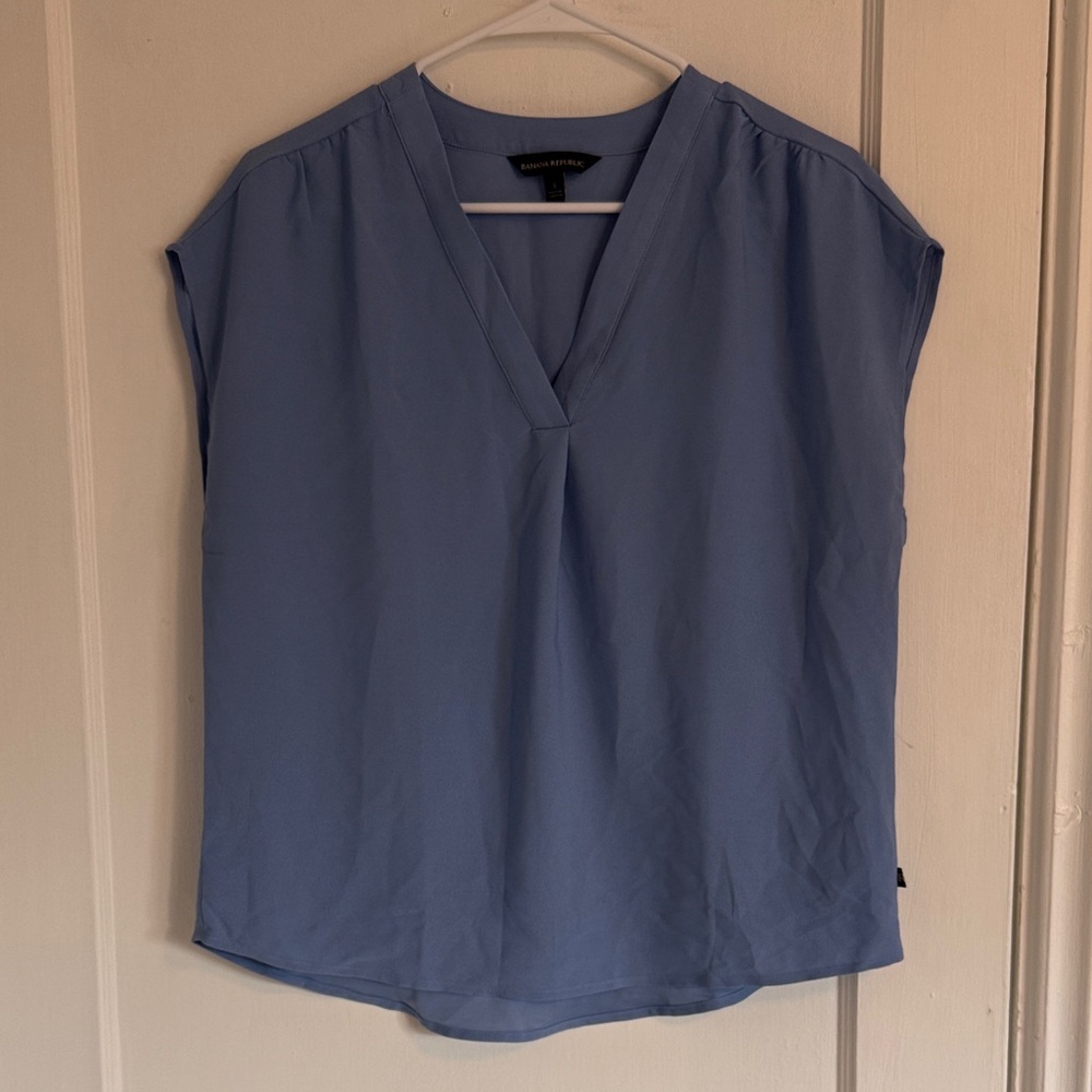 Banana Republic Light Blue V-Neck Cap Sleeve Blouse